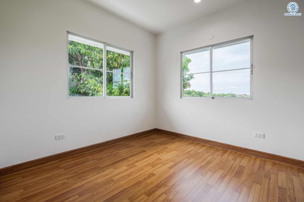 บ้านมือสองตกแต่งใหม่ ม.พฤกษ์ลดา1 บางใหญ่ บนเนื้อที่ 57 ตร.ว. ฟังก์ชัน 3 ห้องนอน 2 ห้องน้ำ 2 ที่จอดรถ ทำเลเดินทางสะดวก เชื่อมต่อถ.กาญจนาภิเษก เพียง 10 นาทีถึงรถไฟฟ้าสายสีม่วง "สถานีคลองบางไผ่" ใกล้เซ็นทรัลเวสต์เกต...